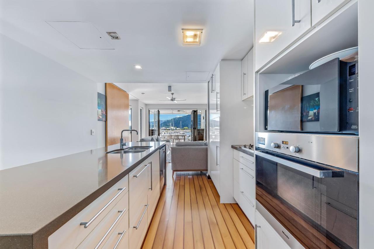 Seas The Day At The Marina Appartement Airlie Beach Buitenkant foto